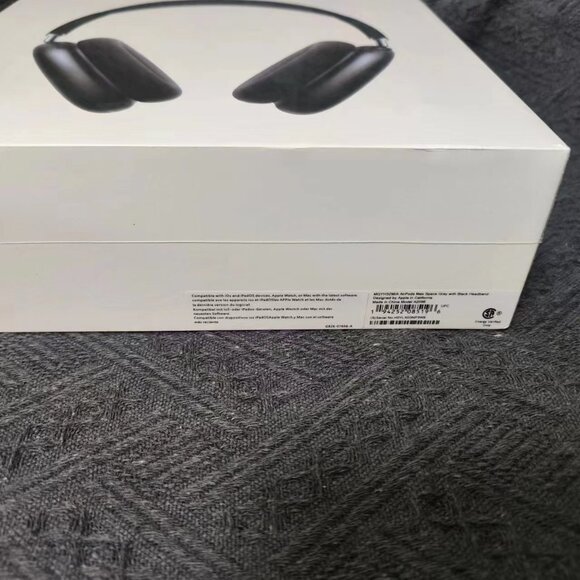 Apple AirPod Pro Max - Black with charger (original box) - Picture 4 of 4